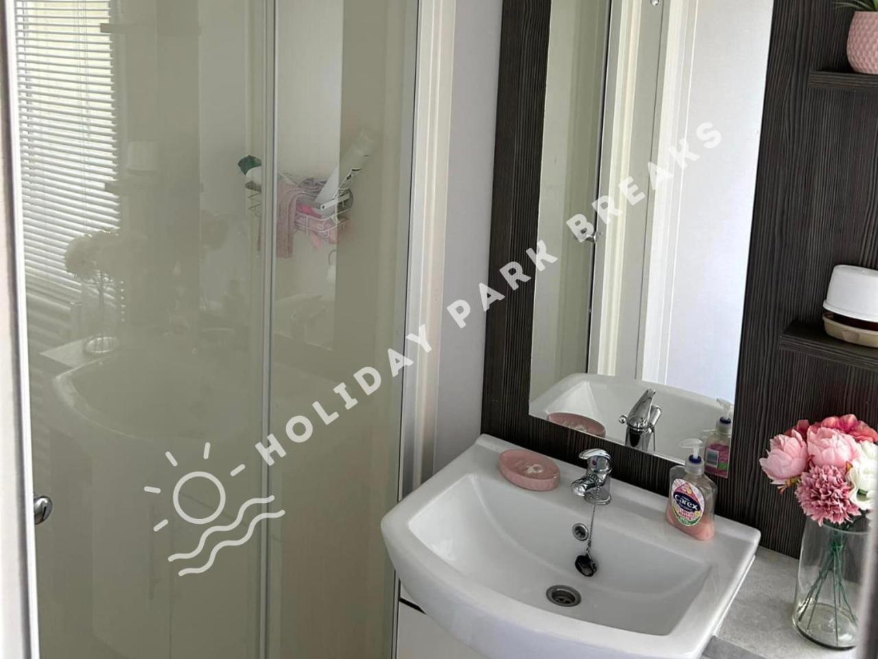 Luxury 2 Bedroom At Seal Bay Selsey